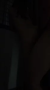 屁股又会扭又会夹的骚逼喜欢在窗前被操，有大鸡巴一起吗