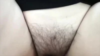 和48岁大屁股熟女大妈偷情，大妈很丰满阴户肥厚，更多大屁股熟女看简介